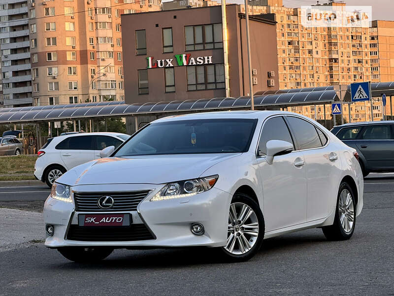 Седан Lexus ES 2014 в Києві