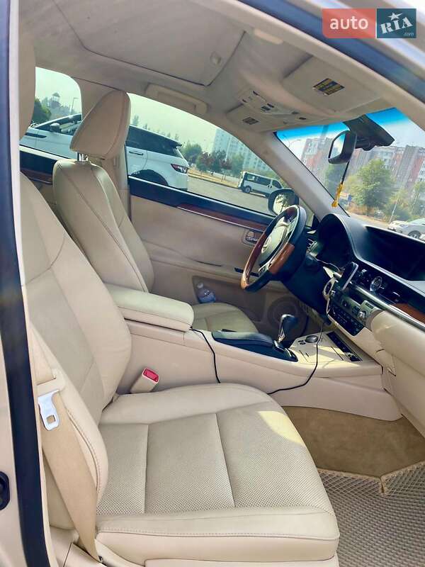 Седан Lexus ES 2013 в Черкассах