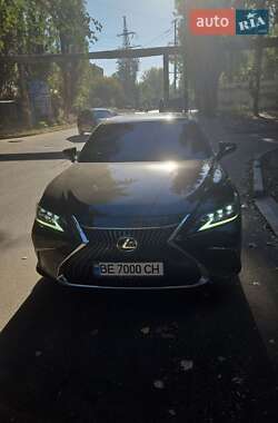 Седан Lexus ES 2019 в Николаеве