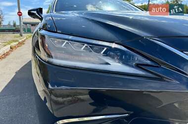 Седан Lexus ES 2019 в Миколаєві