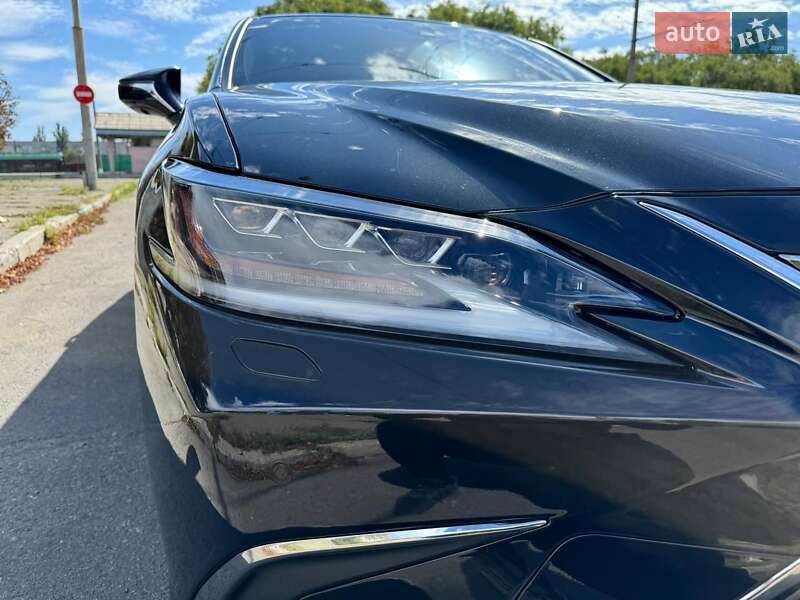Седан Lexus ES 2019 в Миколаєві фото Седан Lexus ES 2019 в Миколаєві