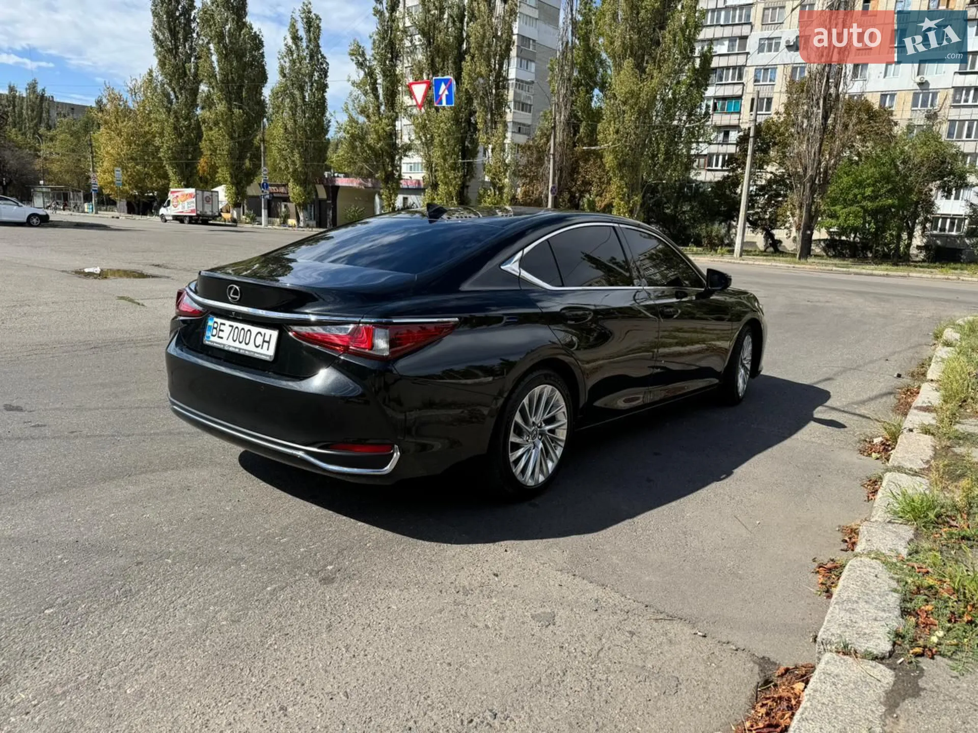 2019 Lexus ES - мініатюра 9