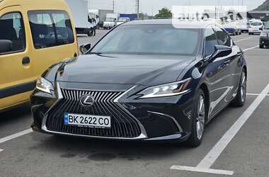 Седан Lexus ES 2018 в Ровно