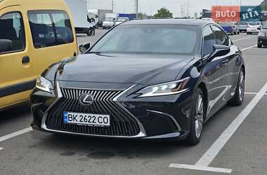Седан Lexus ES 2018 в 