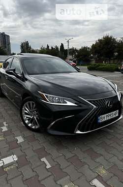 Lexus ES 2022