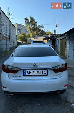 Седан Lexus ES 2016 в 