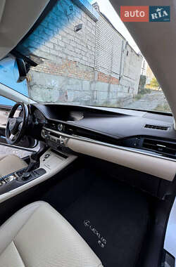 Седан Lexus ES 2016 в 
