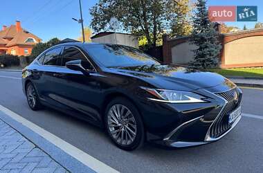 Lexus ES 2019