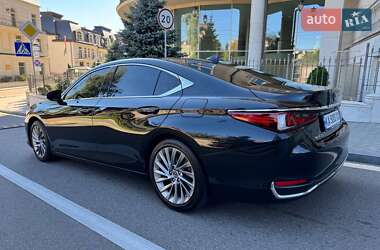 Седан Lexus ES 2019 в Киеве