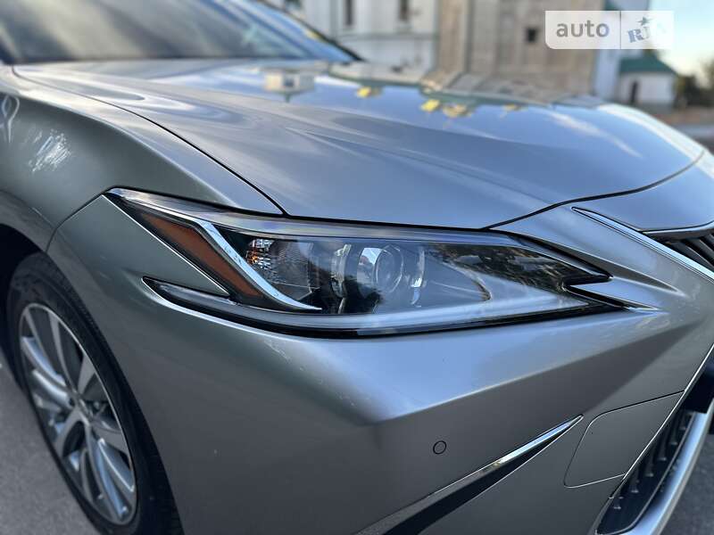 Седан Lexus ES 2019 в Києві