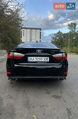 Седан Lexus ES 2016 в Киеве