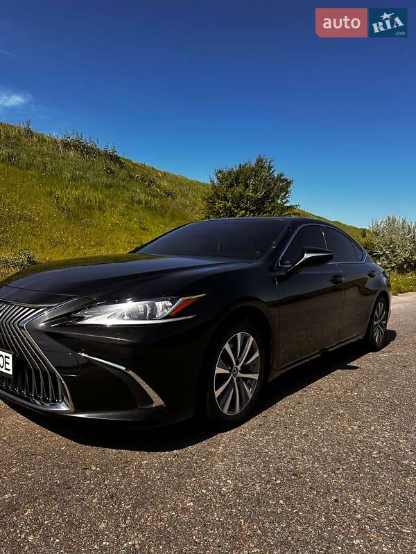 Lexus ES 2018
