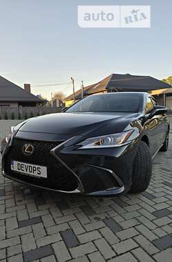 Седан Lexus ES 2023 в Рівному