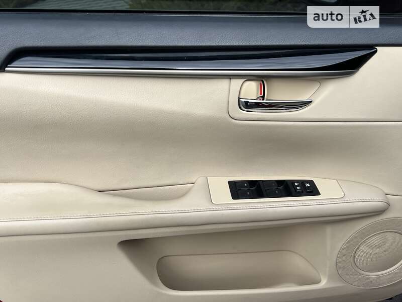 Седан Lexus ES 2013 в Киеве фото 42 Седан Lexus ES 2013 в Киеве