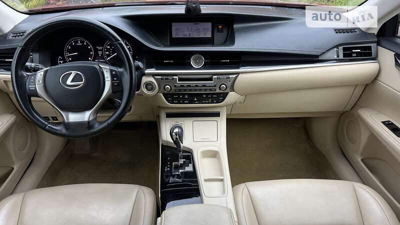 Седан Lexus ES 2013 в Киеве фото 51 Седан Lexus ES 2013 в Киеве