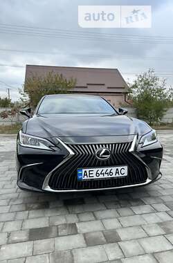 Седан Lexus ES 2019 в Новомосковске