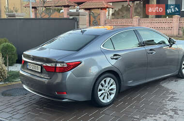 Седан Lexus ES 2014 в Тернополе