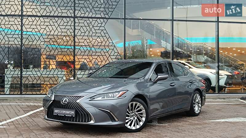 Седан Lexus ES 2020 в Киеве