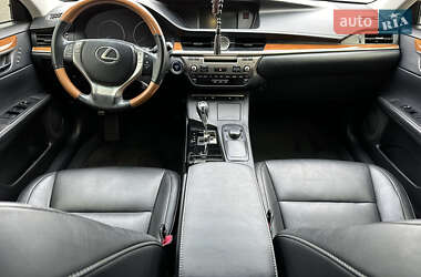 Седан Lexus ES 2012 в Дніпрі