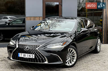 Lexus ES 2022