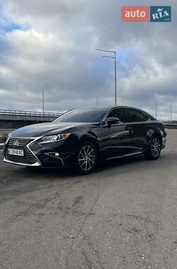 Седан Lexus ES 2015 в Києві