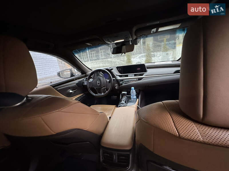 Седан Lexus ES 2018 в Киеве фото 9 Седан Lexus ES 2018 в Киеве