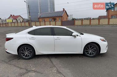 Седан Lexus ES 2016 в 