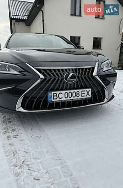 Lexus ES 2022