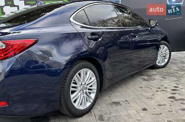 Седан Lexus ES 2015 в Киеве