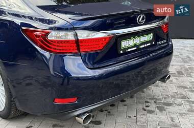 Седан Lexus ES 2015 в Киеве