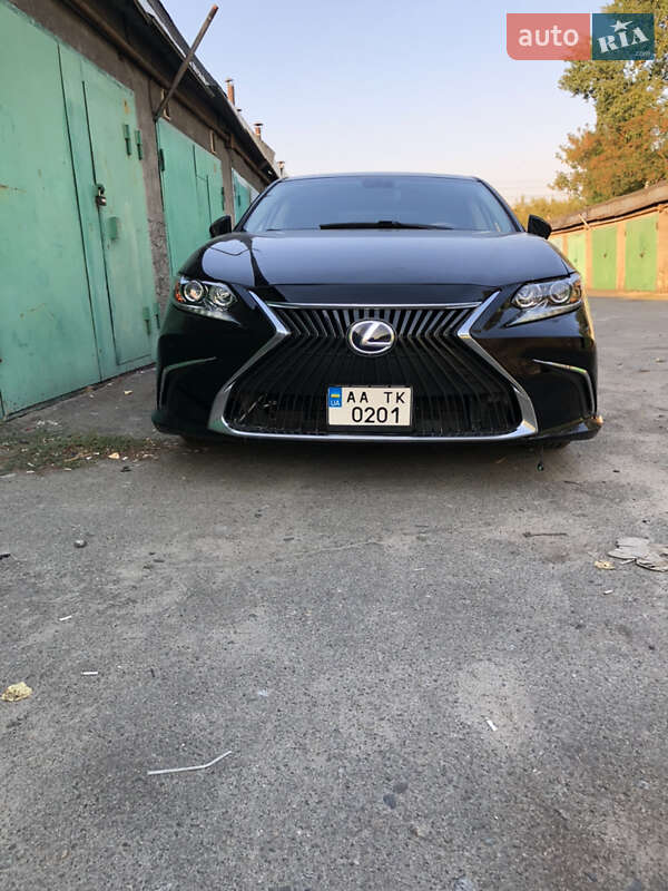 Седан Lexus ES 2013 в Киеве