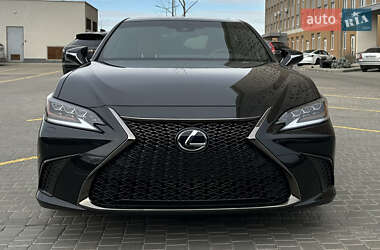 Lexus ES 2019
