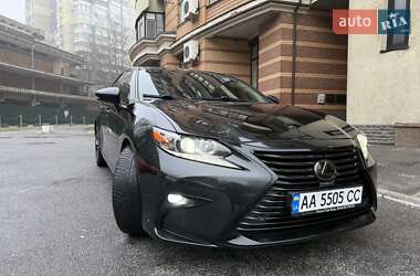 Седан Lexus ES 2016 в Киеве