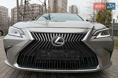 Седан Lexus ES 2020 в Киеве