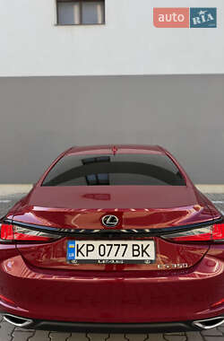 Седан Lexus ES 2019 в 