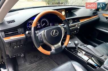 Седан Lexus ES 2014 в Киеве