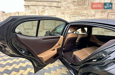 Седан Lexus ES 2019 в 