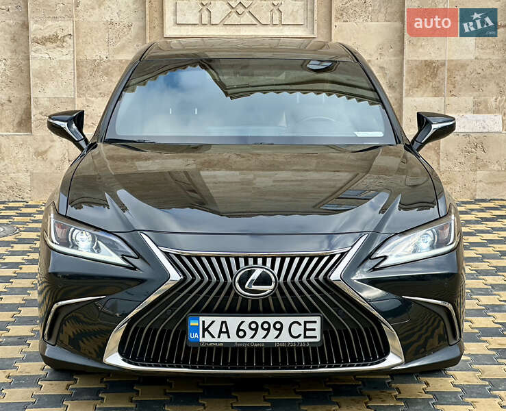 Седан Lexus ES 2019 в 