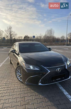 Седан Lexus ES 2018 в 