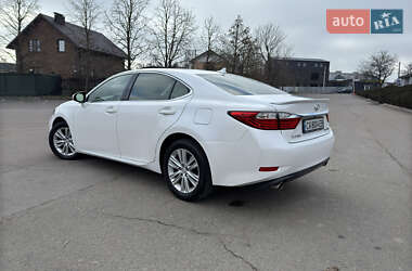 Седан Lexus ES 2013 в Умани