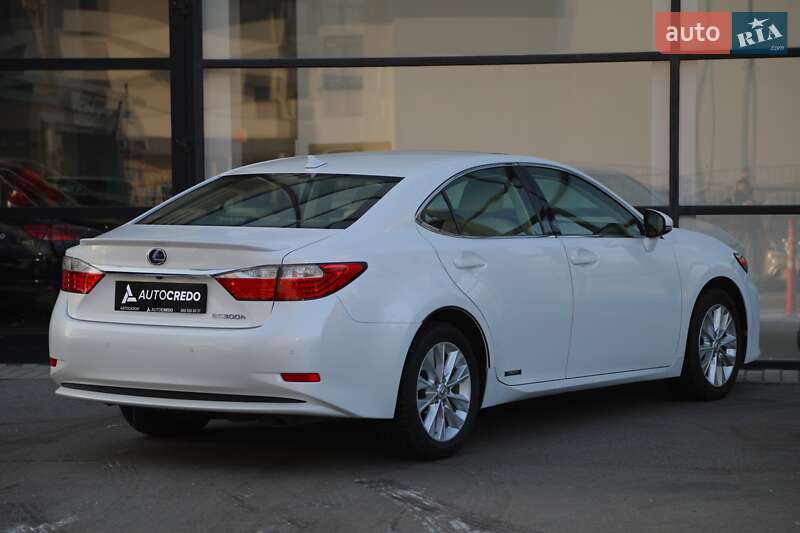 Седан Lexus ES 2013 в Харькове