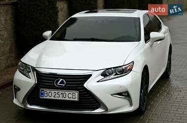 Седан Lexus ES 2017 в 
