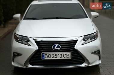 Седан Lexus ES 2017 в 