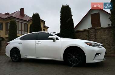 Седан Lexus ES 2017 в 