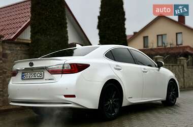 Седан Lexus ES 2017 в 
