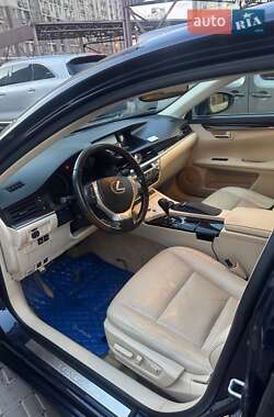 Седан Lexus ES 2015 в 
