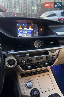 Седан Lexus ES 2015 в 