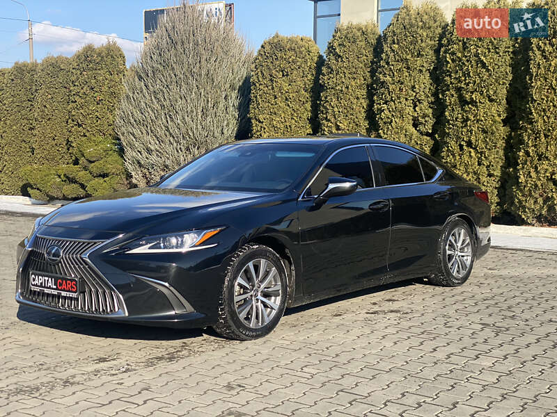 Lexus ES 2020