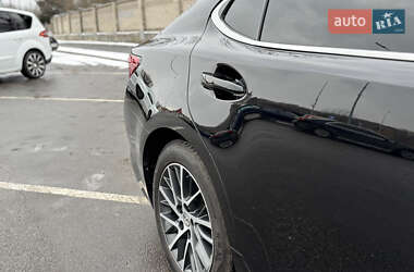 Седан Lexus ES 2014 в Вінниці