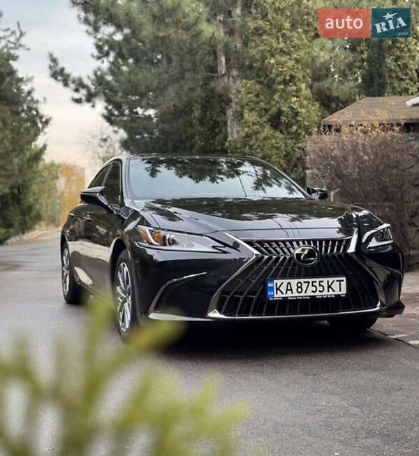 Седан Lexus ES 2022 в Кропивницком